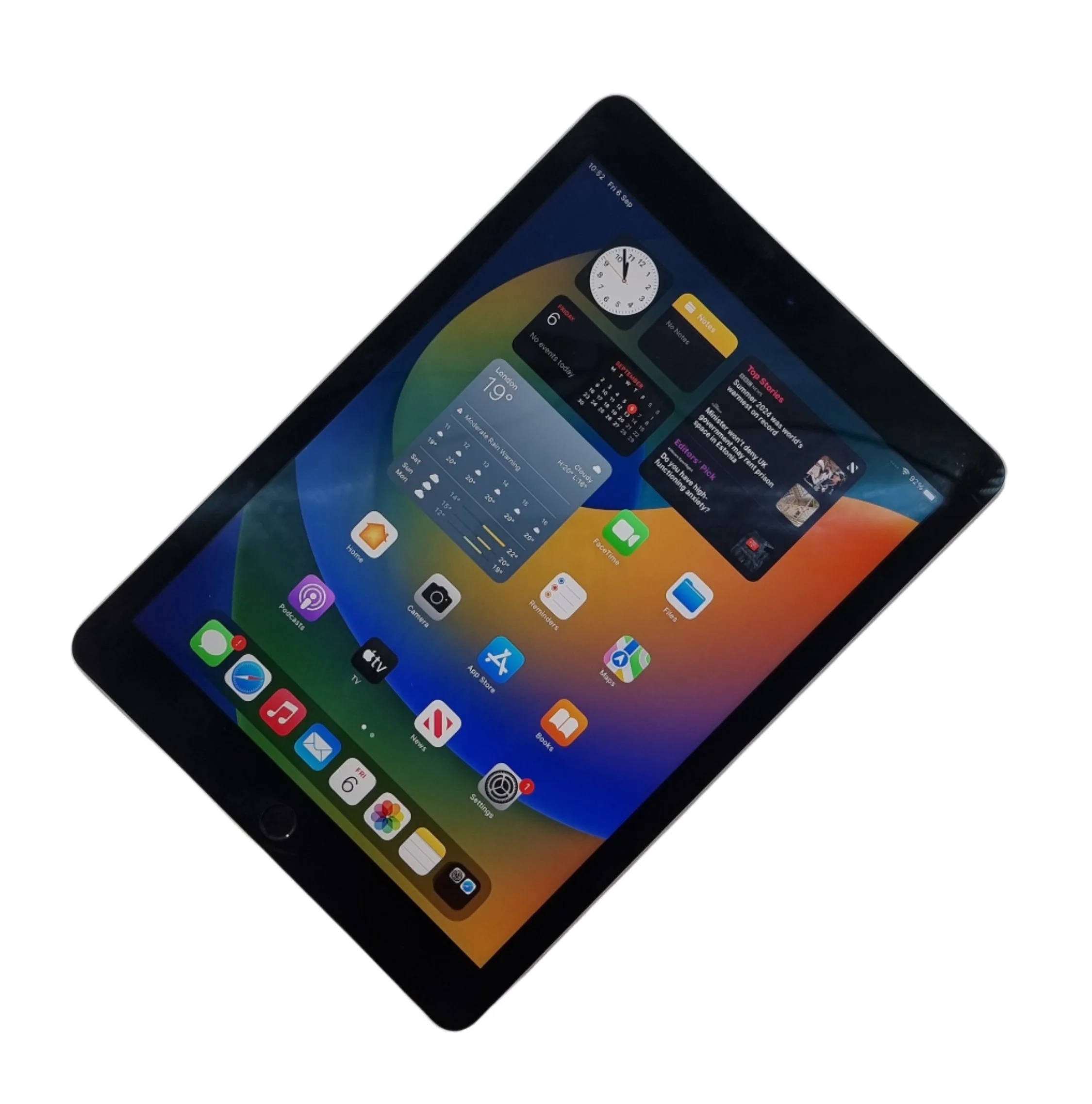 Apple iPad Pro 9.7" Tablet, 32 GB, WiFi + Cellular, Unlocked, Space grey, A1674 - Image 5