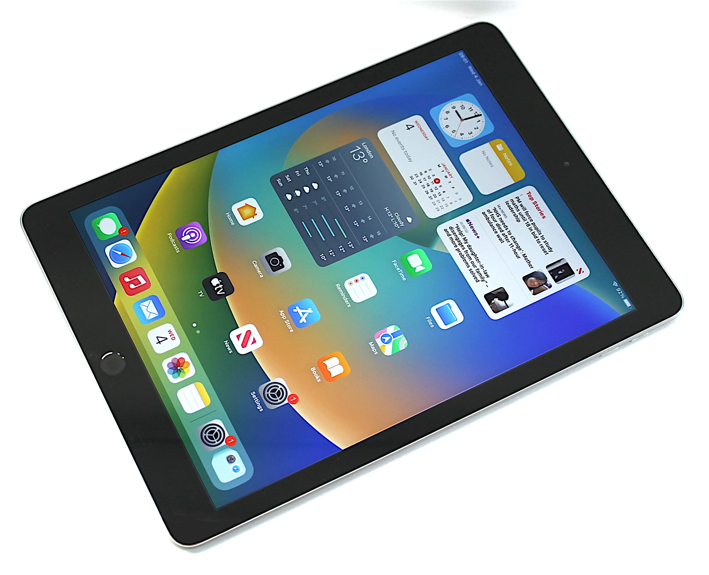 Apple iPad 5th Generation Tablet, 32GB, WiFi, Space Grey, A1822 - Image 5