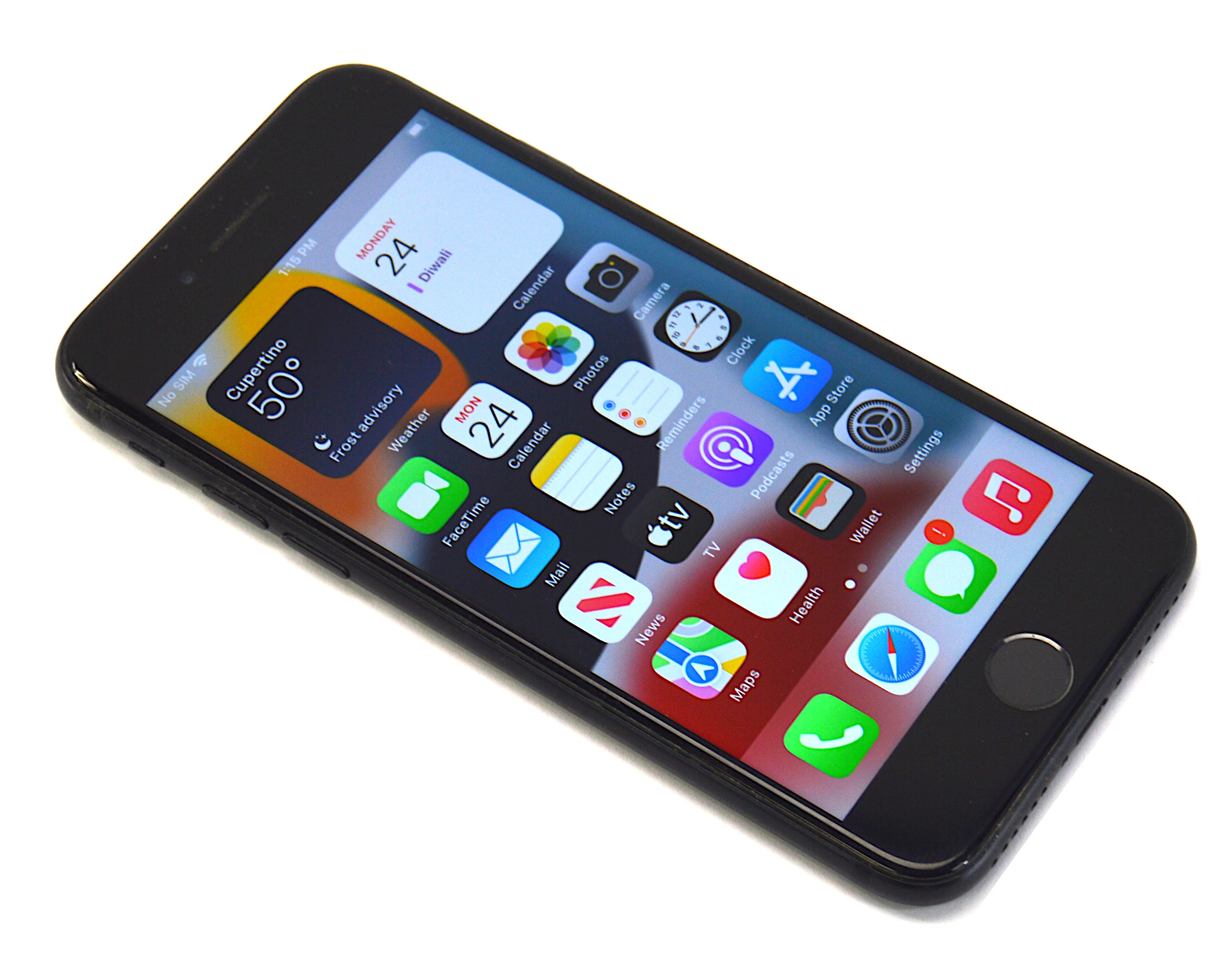 Apple iPhone 7 Smartphone, 128GB, Network Unlocked, Black, A1778 - Image 3